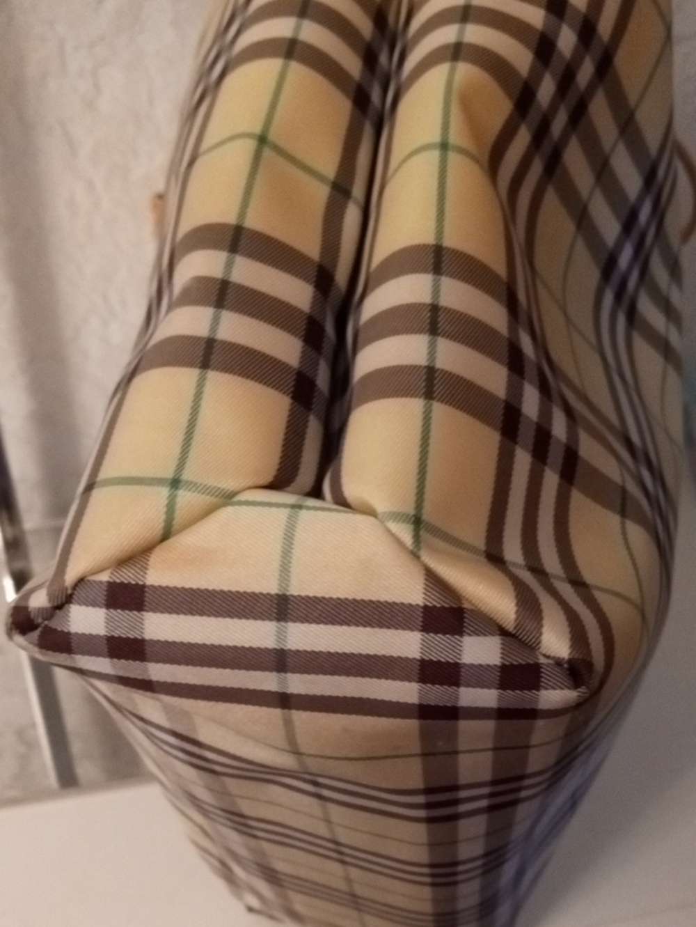 Burberry Plaid Beige Tote Bag with Tan Straps - Picture 3 of 7